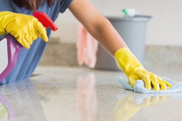 出典画像：Elaine Smith / Bond cleaning (from Flickr, CC BY 2.0)※画像はイメージです