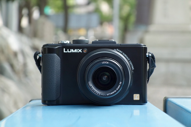 広角24ミリ対応の大口径ズーム機がさらに進化!!『パナソニック LUMIX
