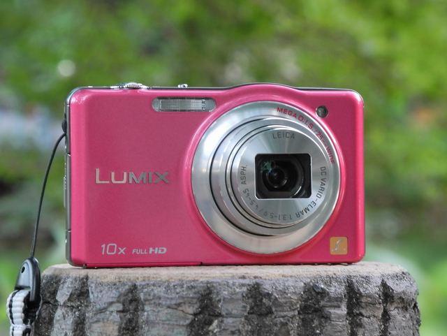 プレゼント用に選んだ“安くてもハイレベルな機能”のコンデジ