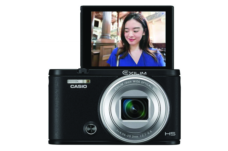 豊富な美肌機能で自撮りが楽しめるコンパクトデジカメ「カシオ EXILIM