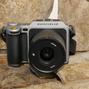 これが世界初の中判ミラーレスカメラ「ハッセルブラッド X1D」だ！