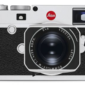 フルサイズでもフィルムカメラ並みに薄いデジタルレンジファインダーカメラ「ライカ M10」