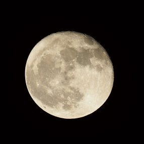 2019年最大の満月“スーパームーン” 2/19-2/20にかけて観測！月を大きく撮る方法とは！？