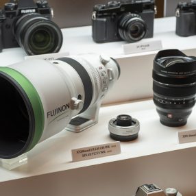 富士フイルム、2020年に開放値F1.0の標準単焦点レンズを発売予定
