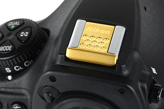 廃盤品 Nikon ASC-01ゴールド アクセサリーシューカバーASC01GL ニコン、ゴールド採用の「ステンレス製アクセサリーシューカバー