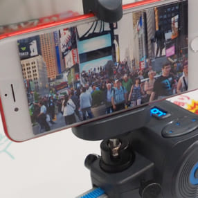 スマホで本格的な動画撮影ができるお役立ちアイテム「Grip Gear」