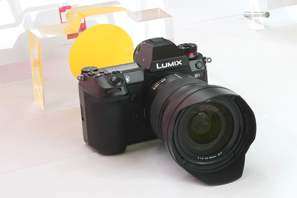 LUMIX S1R