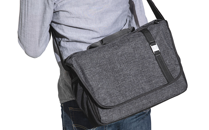 カラビンカ　メッセンジャーバック Onitsuka Tiger 「Onitsuka Tiger」 メッセンジャーバッグ OS