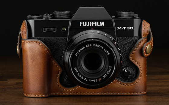 HOBBY-ACE  レザーのカバー付き　カメラ HOBBY-ACE レザーのカバー付き カメラ