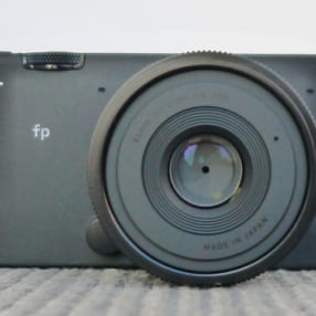 「キヤノン EF-EOS R」と「SIGMA fp」がグッドデザイン・ベスト100に