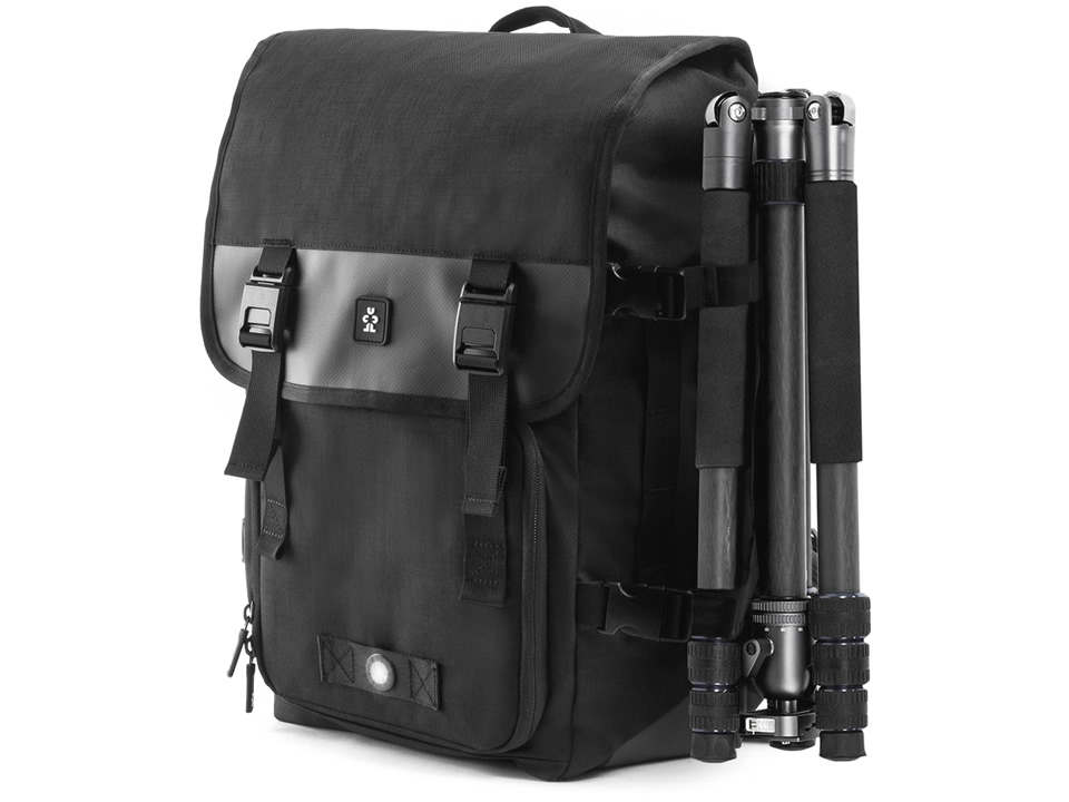 出し入れは上と前から。丈夫な撥水生地のバックパック「CRUMPLER FrontRow Camera Half Backpack」 | CAPA  CAMERA WEB