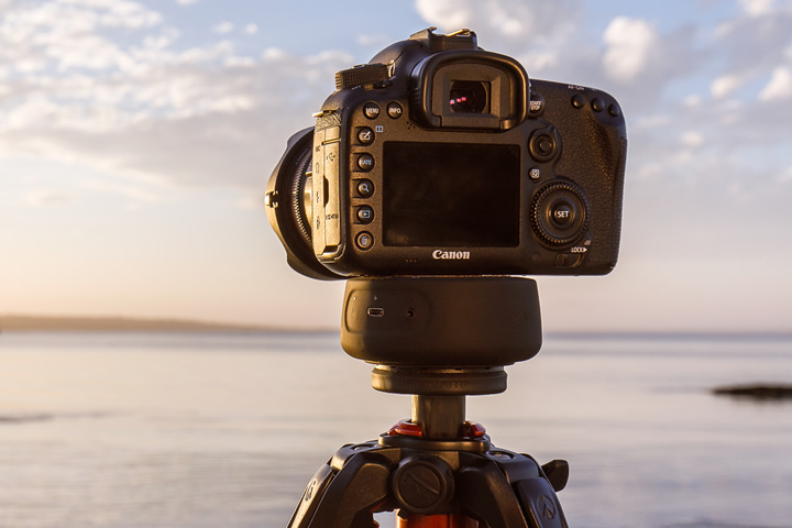 スマホでカメラの動きをコントロール。コンパクトなモーション