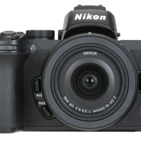 ミラーレスカメラ「ニコン Z 50」がレンズのパワーズームに対応