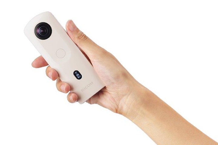 360°カメラデビューに！ 360°の写真も4K動画も手軽に撮影できる「RICOH