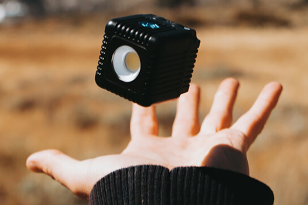 超小型でパワフルなプロ仕様の防水LEDライト「LUME CUBE 2.0」 | CAPA ...