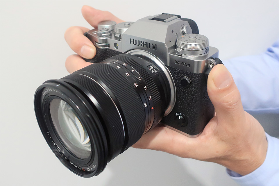 サマーセール35%オフ FUJIFILM X-T4 ボディ シルバー - ビデオカメラ