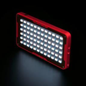 コンパクトで大光量、長時間使えるプロ仕様のバッテリー内蔵型LEDライト「GP-01」