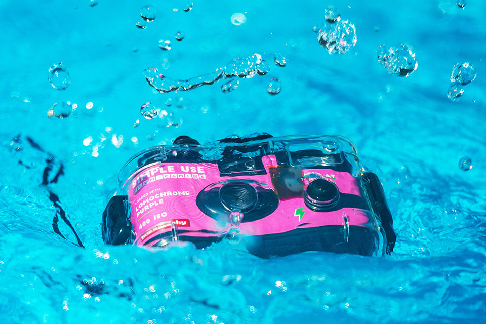 Analogue Aqua Simple Use Film Camera ＆ Underwater Case