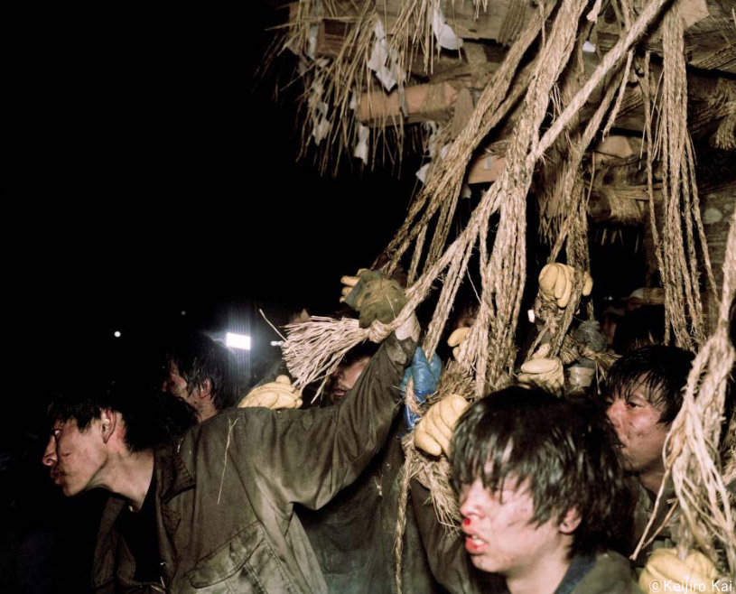 甲斐啓二郎写真展「骨の髄　Down to the Bone」