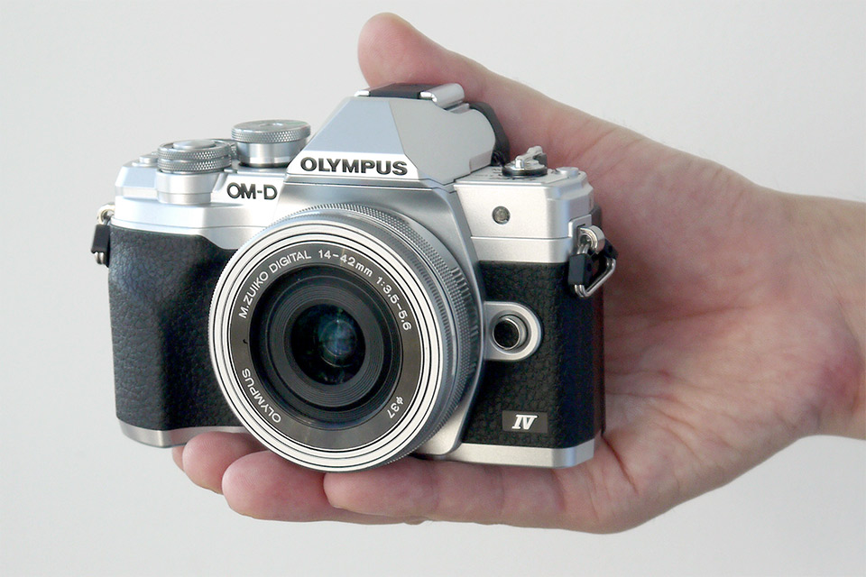 国産大得価 OLYMPUS - OLYMPUS オリンパス OM-D E-M10 Mark III