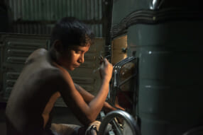 国境なき子どもたち (KnK) 写真展「Lost Childhood ─ バングラデシュ、失われた子どもたちの時間 ─」