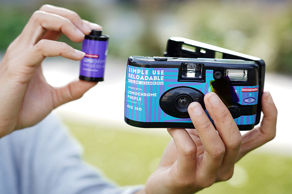 LOMOGRAPHY × CHALLENGER Simple Use Film Camera LomoChrome Purple