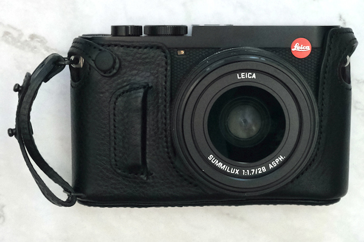 Leicaカメラケース 黒 全行程を職人が手作り、工芸品レベルの本革カメラケース「グリップ