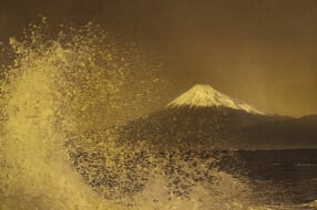 織作峰子写真展「Hommage to Hokusai」～悠久の時を旅して～