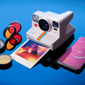 自由度MAXのポラロイド史上最強インスタントカメラ「Polaroid Now+」が日本上陸