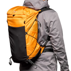 たたんでバッグにポンと入る超軽量で丈夫なバックパック「Lowepro ランナバウト BP 18L」