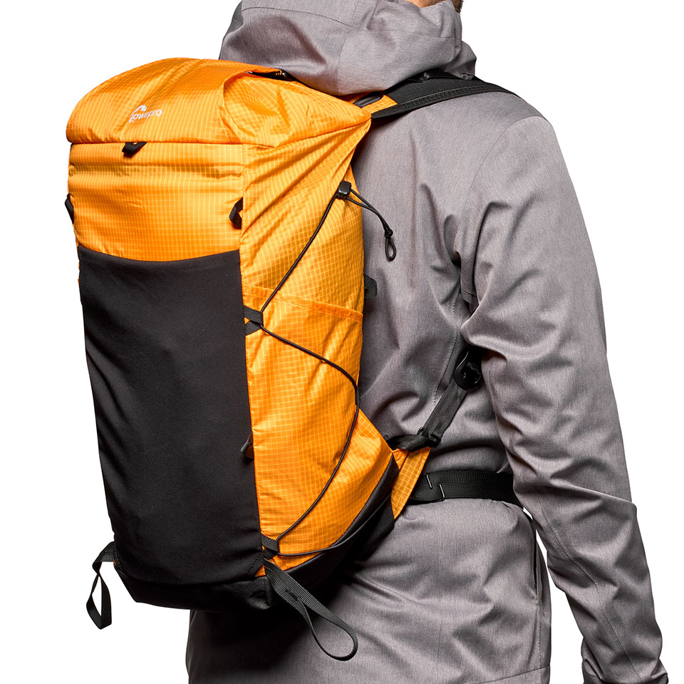 たたんでバッグにポンと入る超軽量で丈夫なバックパック「Lowepro