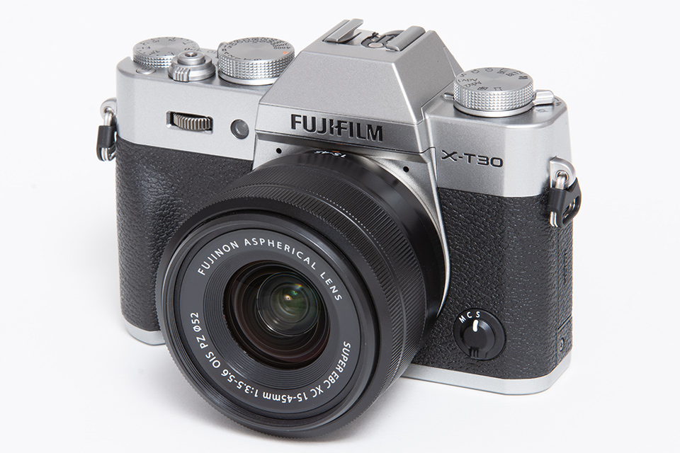 FUJIFILM X-T30 II」はどこが進化したのか？ 実写で確かめてみた 