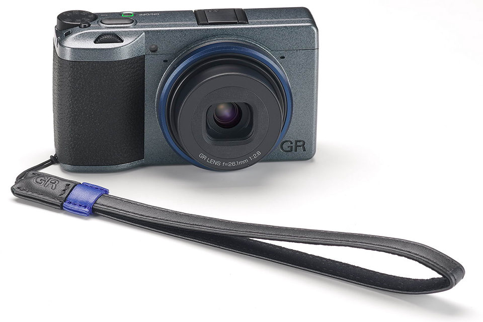 RICOH GR IIIx Urban Edition Special Limited Kit