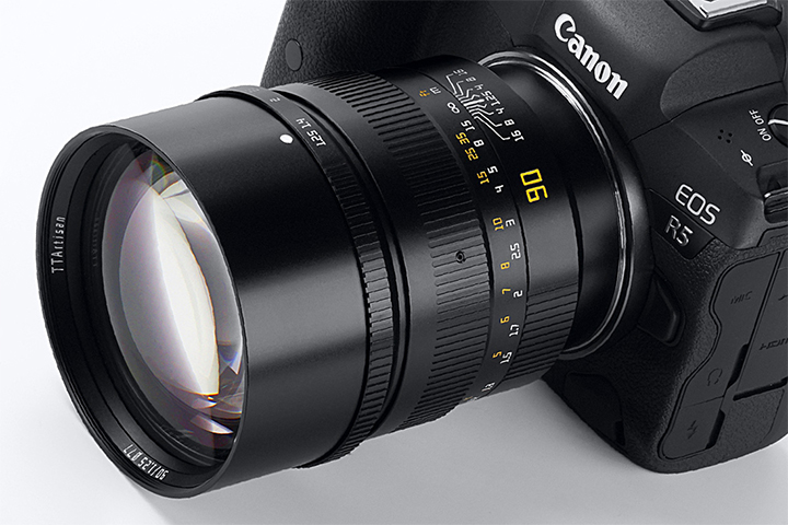 7万円台で買える開放F1.25のミラーレス用大口径中望遠レンズ