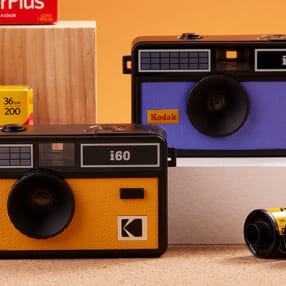 8千円台で買えるレトロデザインの「KODAK Film Camera i60」が8/26発売