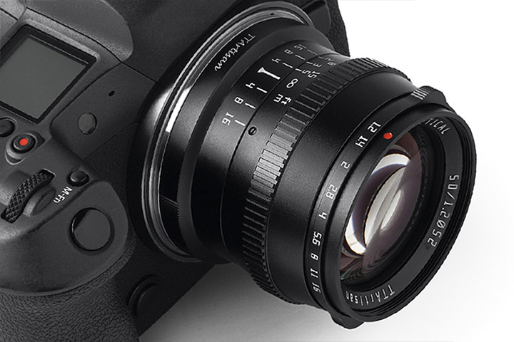実売1万円台の大口径中望遠レンズ「TTArtisan 50mm f/1.2 C」キヤノン