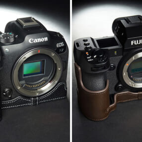 シックなデザインの牛革製カメラハーフケースに「キヤノン EOS R7用」と「富士フイルム X-H2S用」が登場