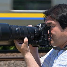 ニコン「NIKKOR Z 400mm f/4.5 VR S」で鉄道を実写！ 手持ちで超望遠撮影ができる驚きのコンパクトさ