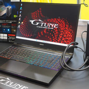水で冷やして発熱と騒音を防止！ 水冷BOX付きのゲーミングノートPCが人気【Inter BEE 2022 レポート】