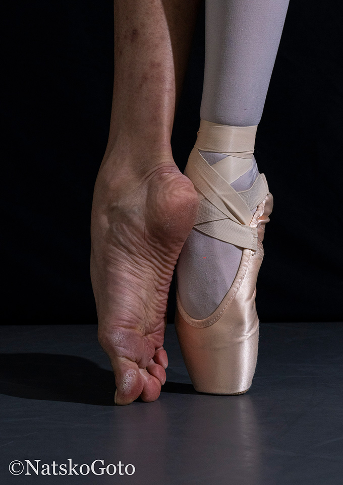 写真展「バレエダンサーの足展」