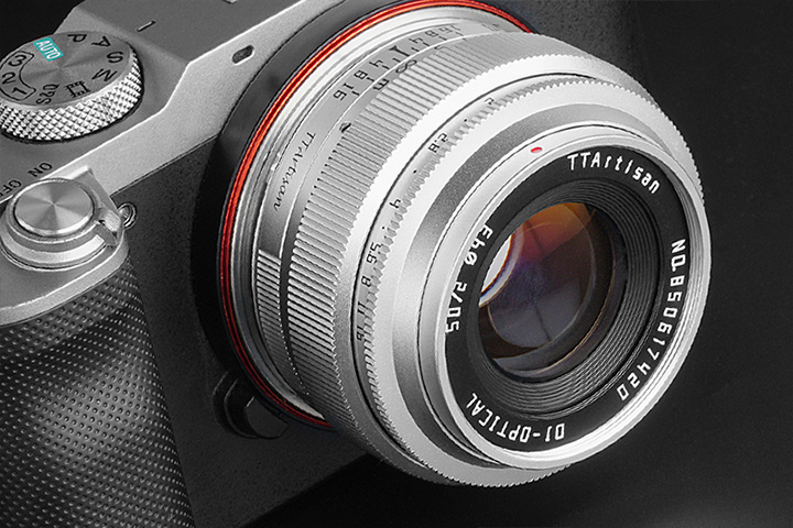 D40シルバーとパンケーキレンズ D40シルバーとパンケーキレンズ