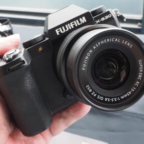 富士フイルム「X-S20」を触ってみた！【PHOTONEXT2023レポート】
