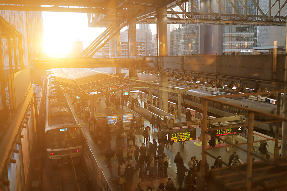 村上悠太の “鉄” 視線「夕刻、正月の大阪駅にて」