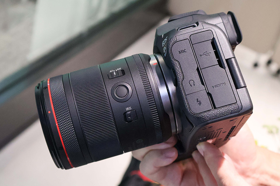 RF85mm F1.4 L VCM