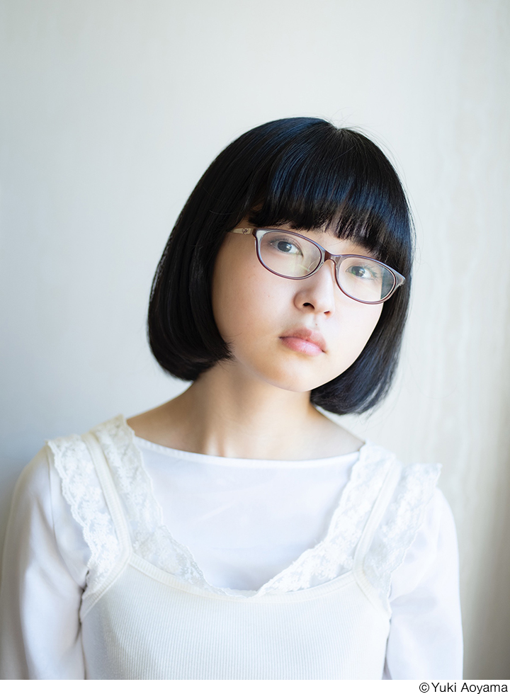 青山裕企『少女礼讃 portrait』写真集刊行記念展