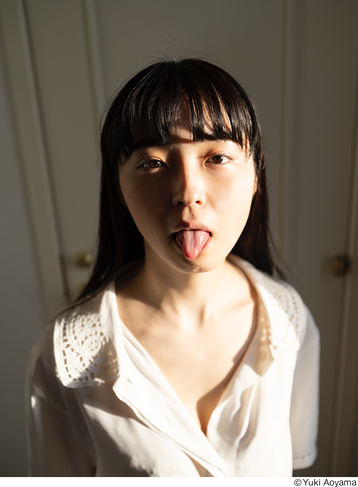 青山裕企『少女礼讃 portrait』写真集刊行記念展
