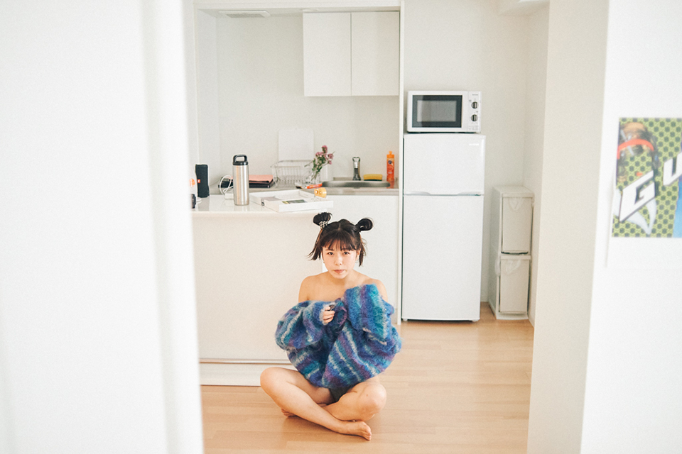 花盛友里写真集『nuidemita - 脱いでみた。3 -』