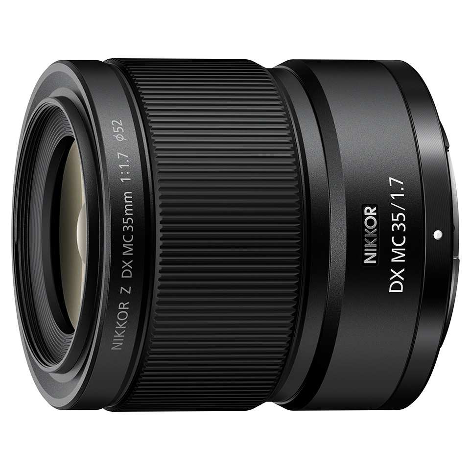 ニコンDXフォーマット対応のZレンズで初登場！ 等倍撮影ができる標準