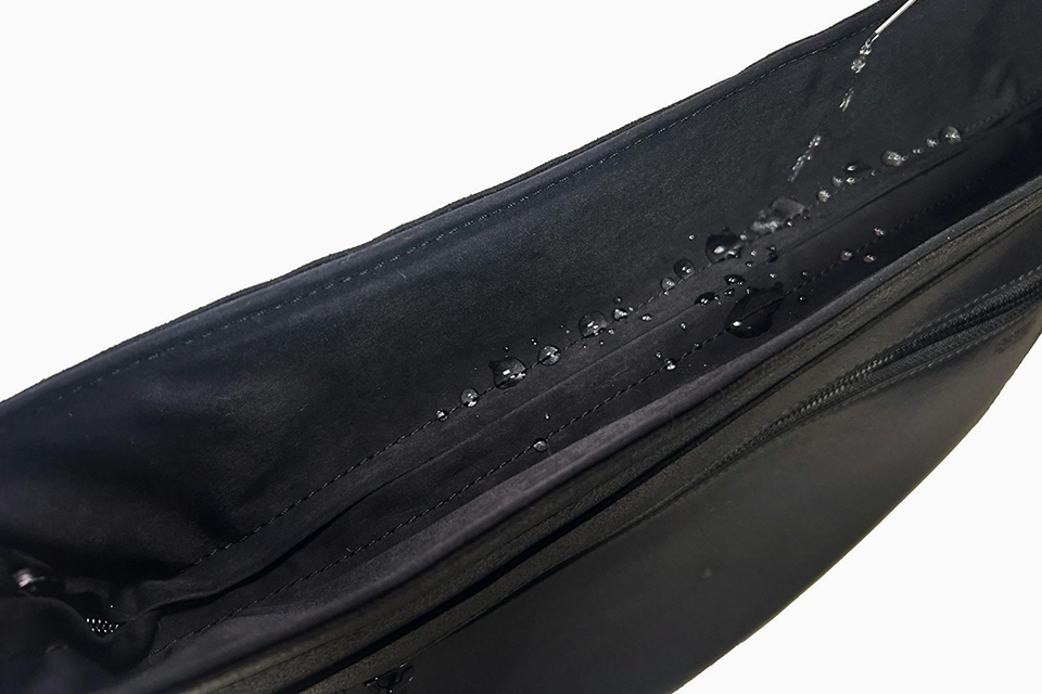 ハーフカメラバッグ