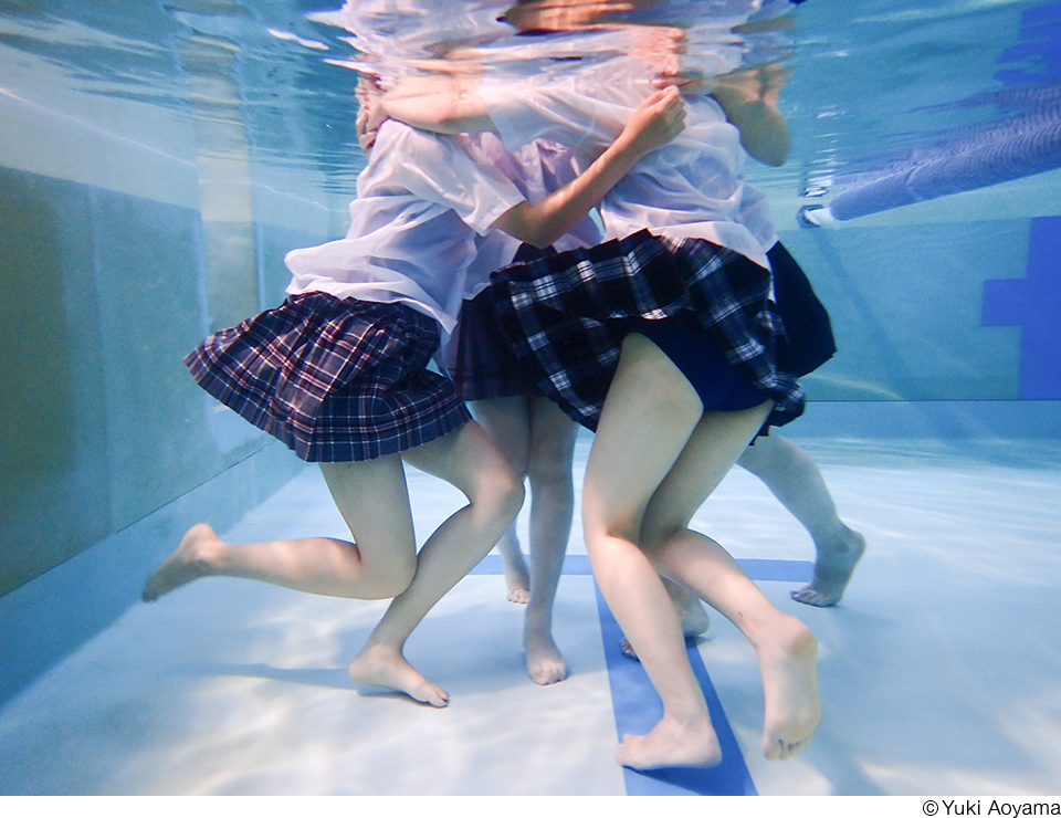 青山裕企写真集『NEW SCHOOLGIRL COMPLEX』